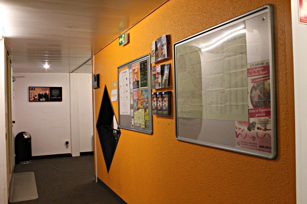 Hotelf1 Saint-Die Extérieur photo